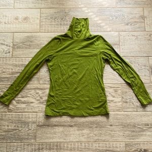 Lands’ End green stretch turtleneck
